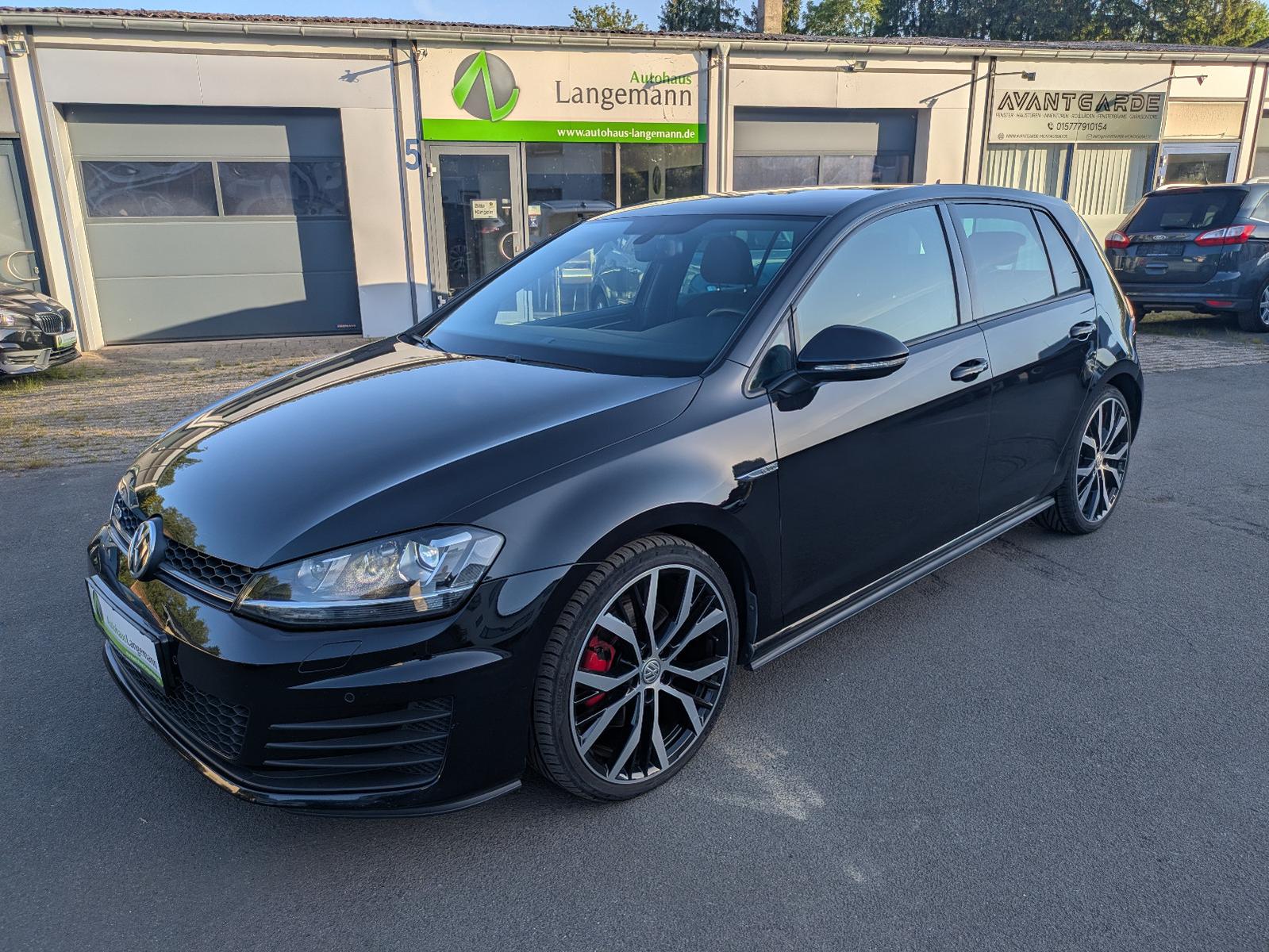 Volkswagen Golf VII Lim GTD XENON NAVI SITZHZ. TEMPOMAT PDC