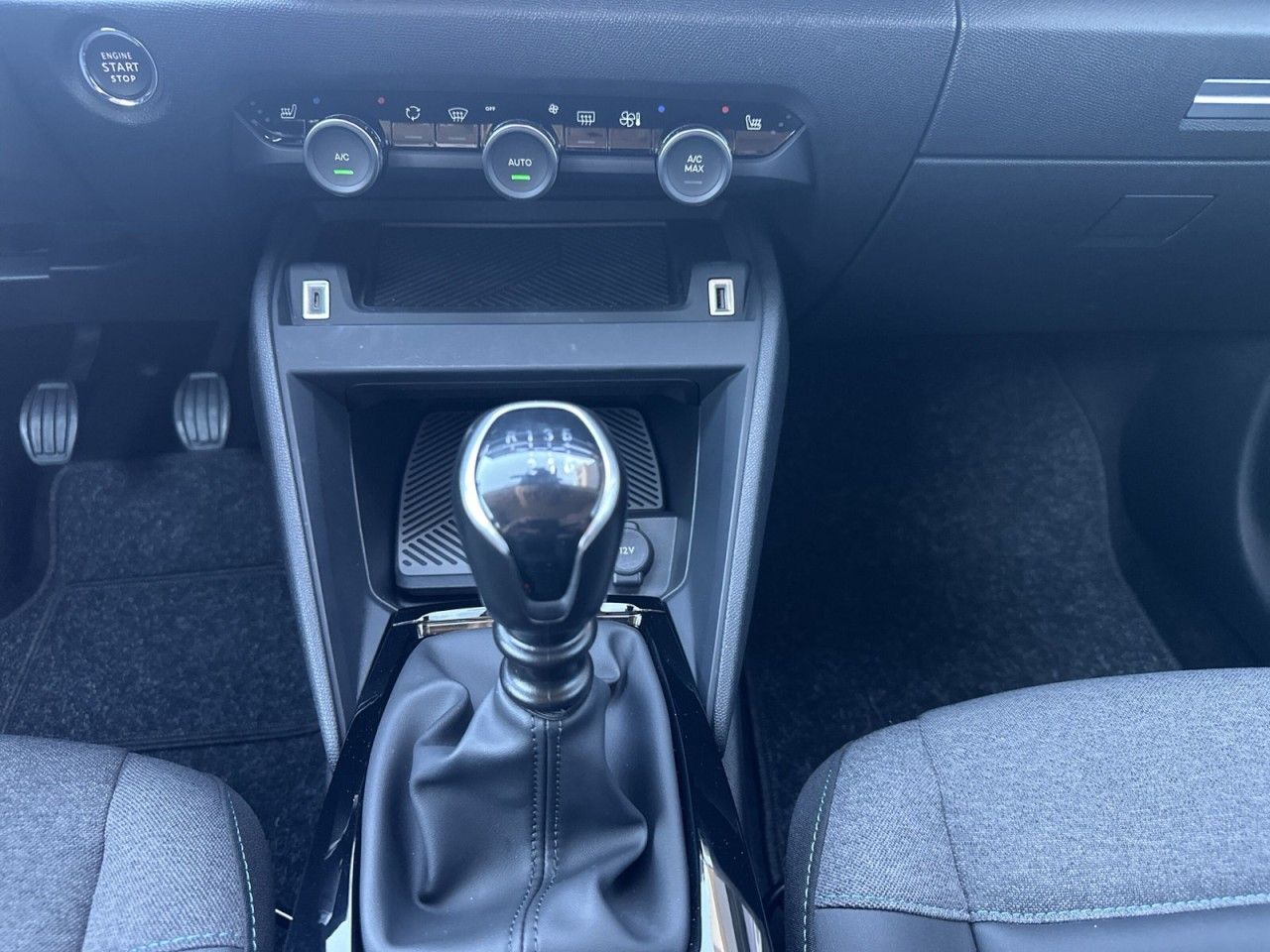 Fahrzeugabbildung Citroën C4 PureTech 130 S&S SHINE