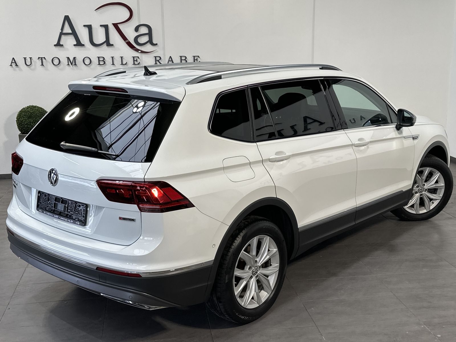 Fahrzeugabbildung Volkswagen Tiguan Allspace 4M HL NAV+LED+AHK+PANO+KAMERA+PP