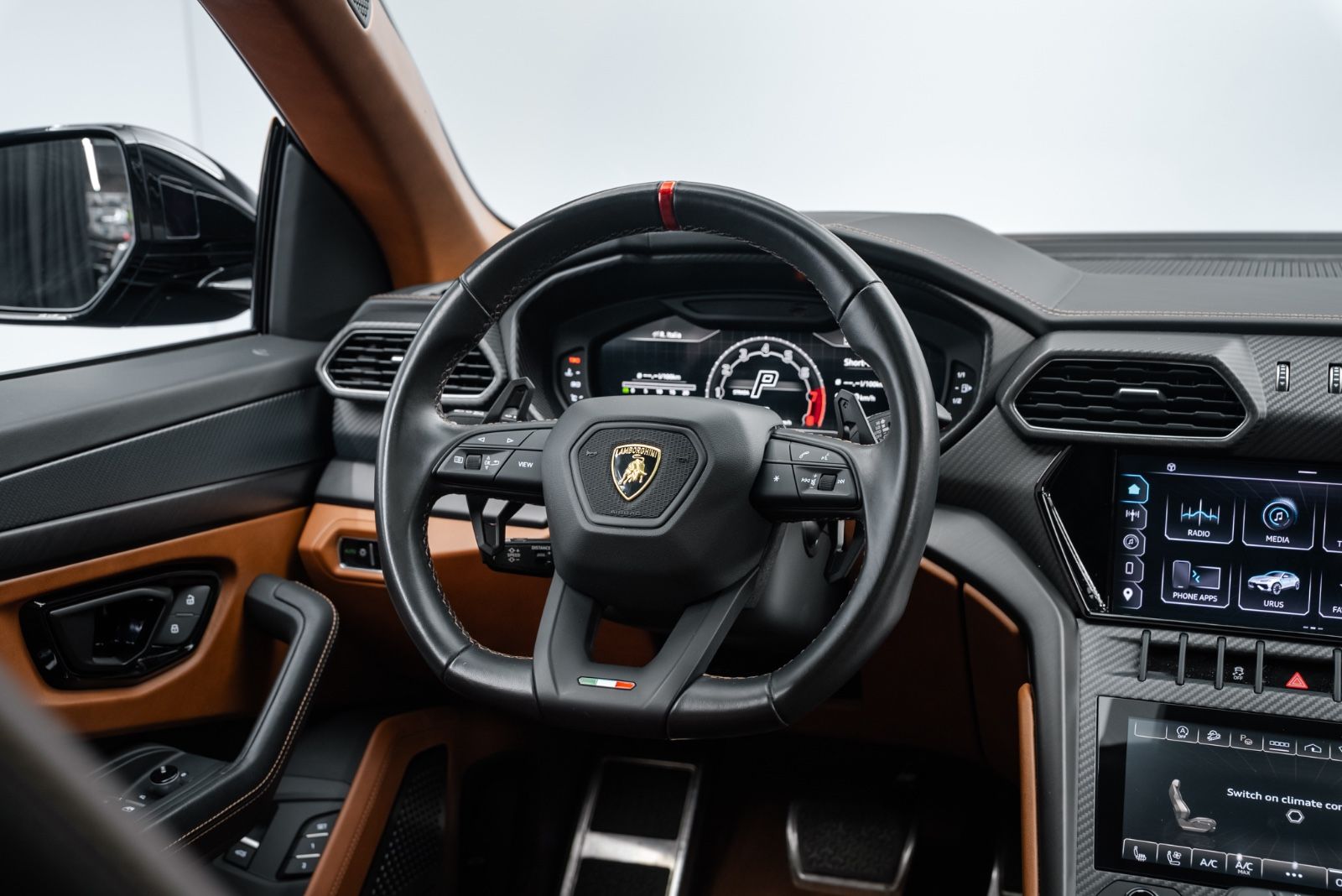 Fahrzeugabbildung Lamborghini Urus S CARBON/B&O/AKRAPOVIC/PANO/23"/STYLE