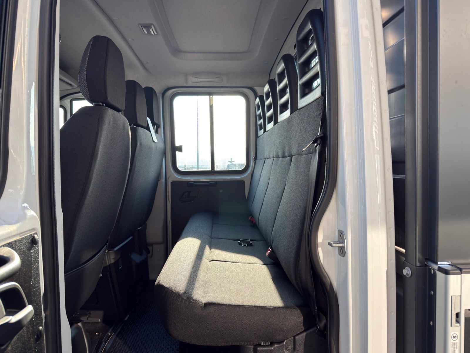 Fahrzeugabbildung Iveco Daily 35S16 A8 *R3.450mm*Automatik*AHK*Standh*