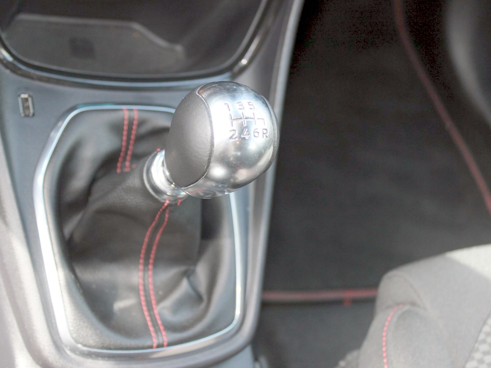 Fahrzeugabbildung Ford Puma ST-Line 1,0 EcoBoost Mild Hybrid