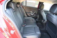 MERCEDES-BENZ A 250 Progressive Leder Navi LED PDC Tempomat MERCEDES-BENZ A 250 Progressive Leder Navi LED PDC Tempomat