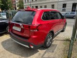 Mitsubishi Outlander 4WD Kamera360° el. Heckklappe Tempomat - Mitsubishi Outlander mit Diesel-Antrieb: Allradantrieb