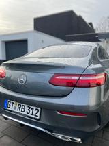 Mercedes-Benz E 220 d Autom. - - Mercedes-Benz E 220: Coupe