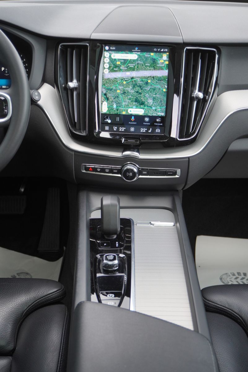 Volvo XC60 Plus Dark Pano Standhzg AHK Assistenz 360° foto 14