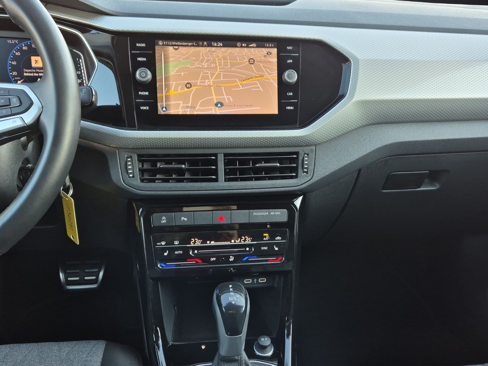 Fahrzeugabbildung Volkswagen T-Cross 1.0 TSI Move DSG LED AHK ACC Navi RearVi