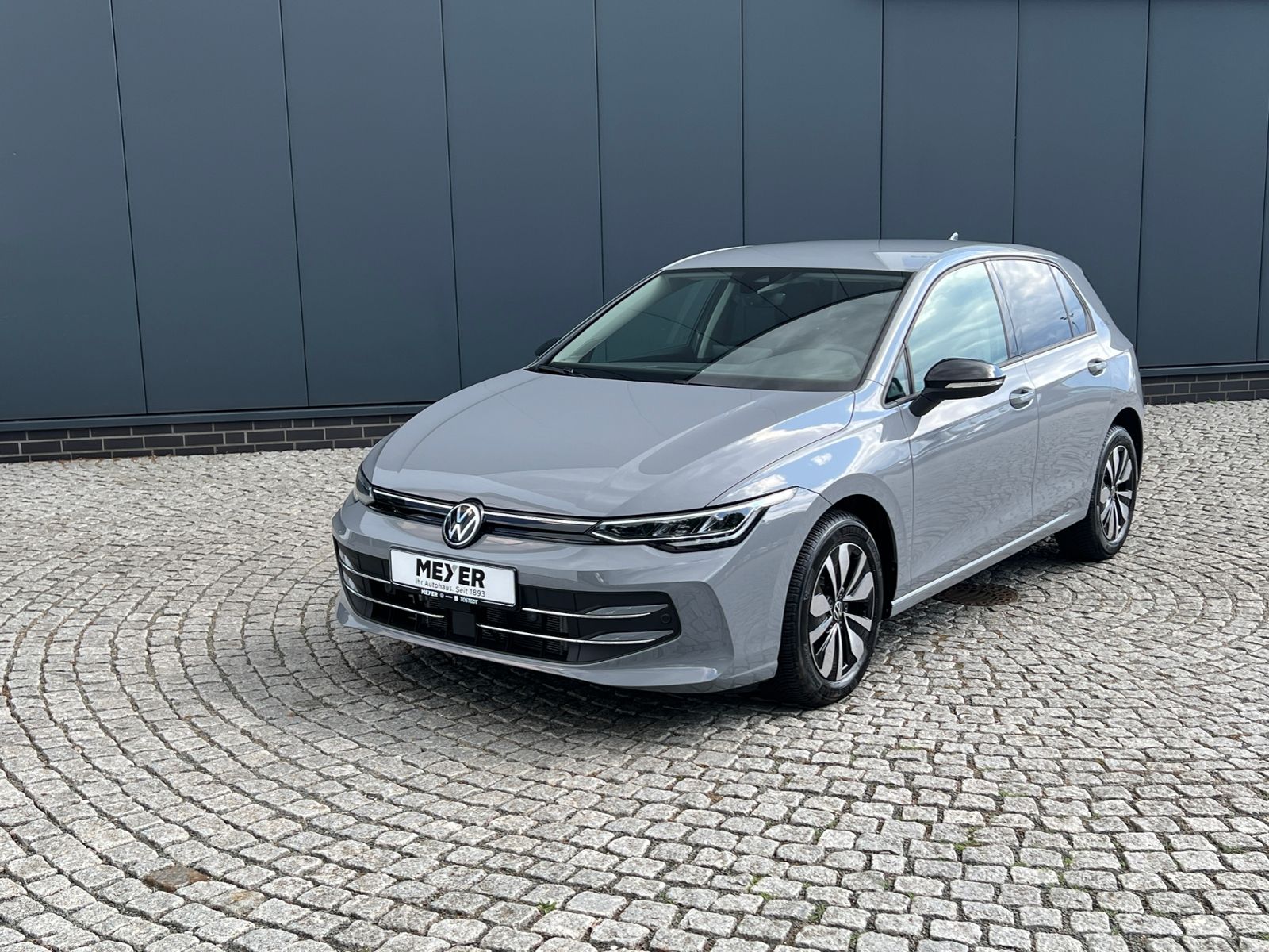 Fahrzeugabbildung Volkswagen Golf VIII GOAL 1.5 TSI *LED, App-Connect, 16'-LM