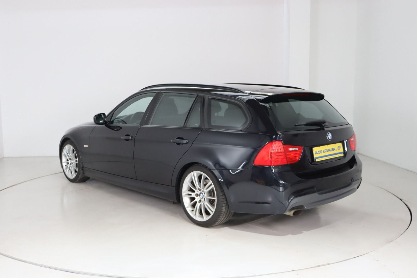 Fahrzeugabbildung BMW 320 i Touring M-Paket * Xenon * Leder * Sitzhzg.