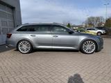 Skoda Superb Combi L&K 4x4 Pano+AHK+Virtual+Fronthzg - Skoda Superb: Grau