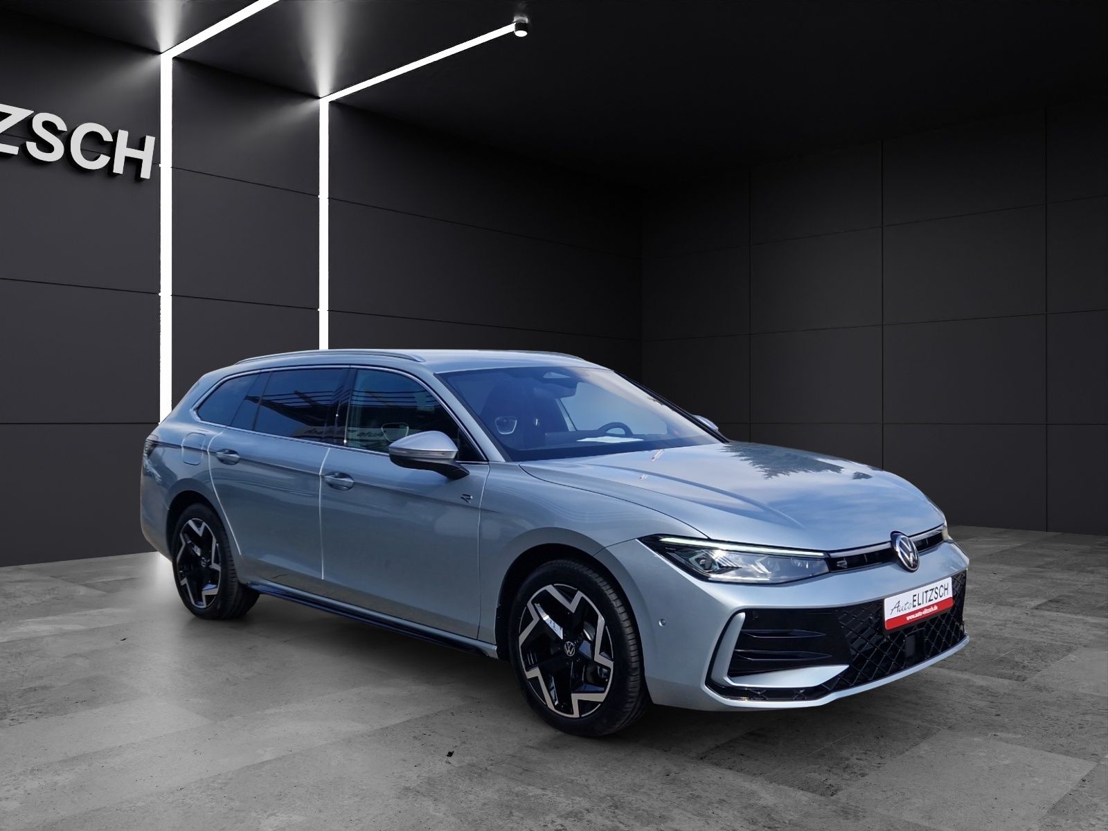 Fahrzeugabbildung Volkswagen Passat Variant 1.5 TSI eHybrid R-Line Matrix AHK