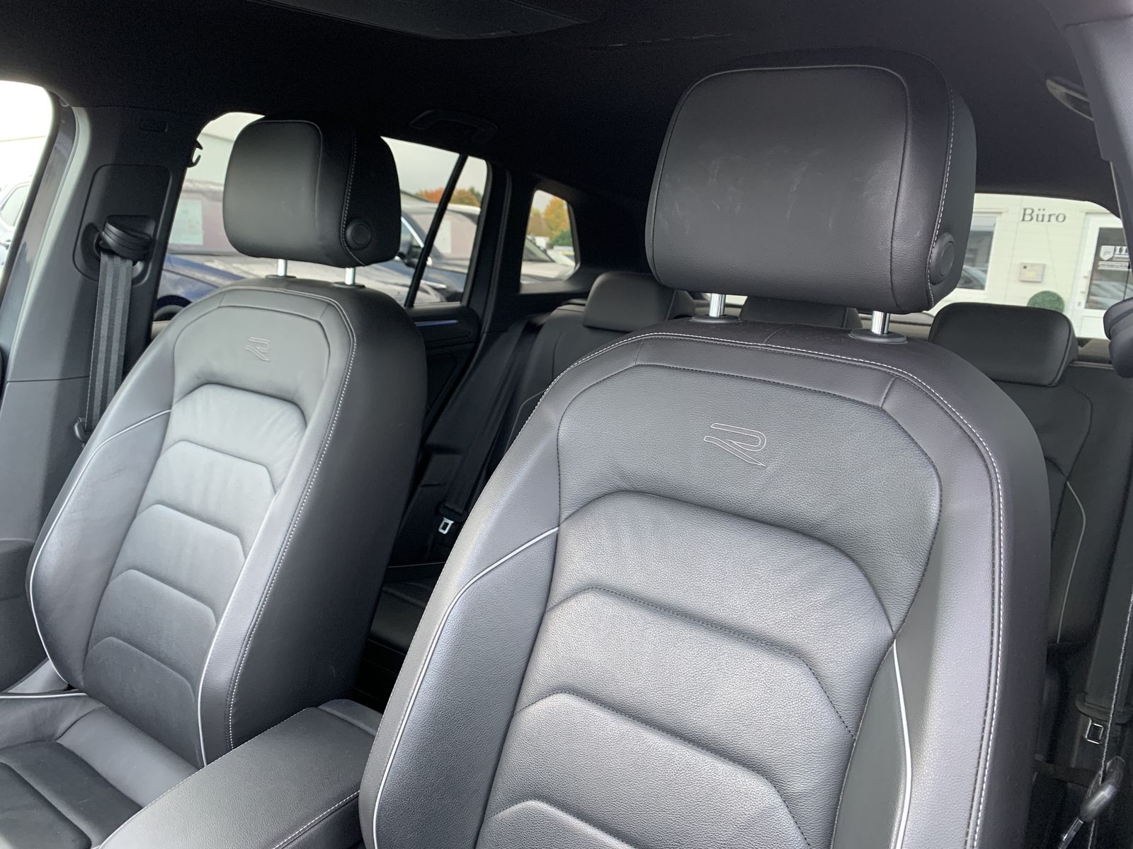 Fahrzeugabbildung Volkswagen Tiguan 2.0 TDI*R-Line*4Motion*Leder*AHK*Cam*Navi