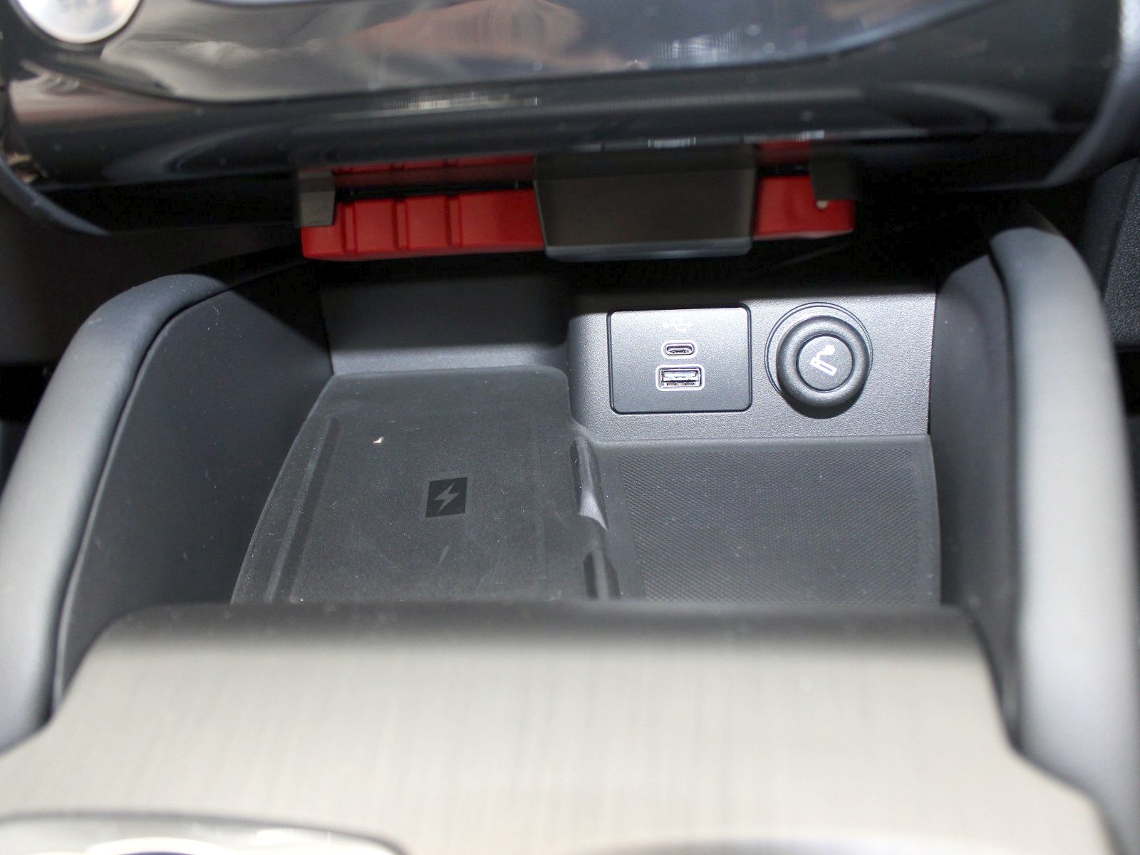 Fahrzeugabbildung Ford Kuga Plug-In Hybrid Titanium