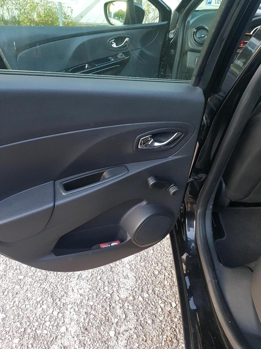 Renault Clio 2015 — photo 11