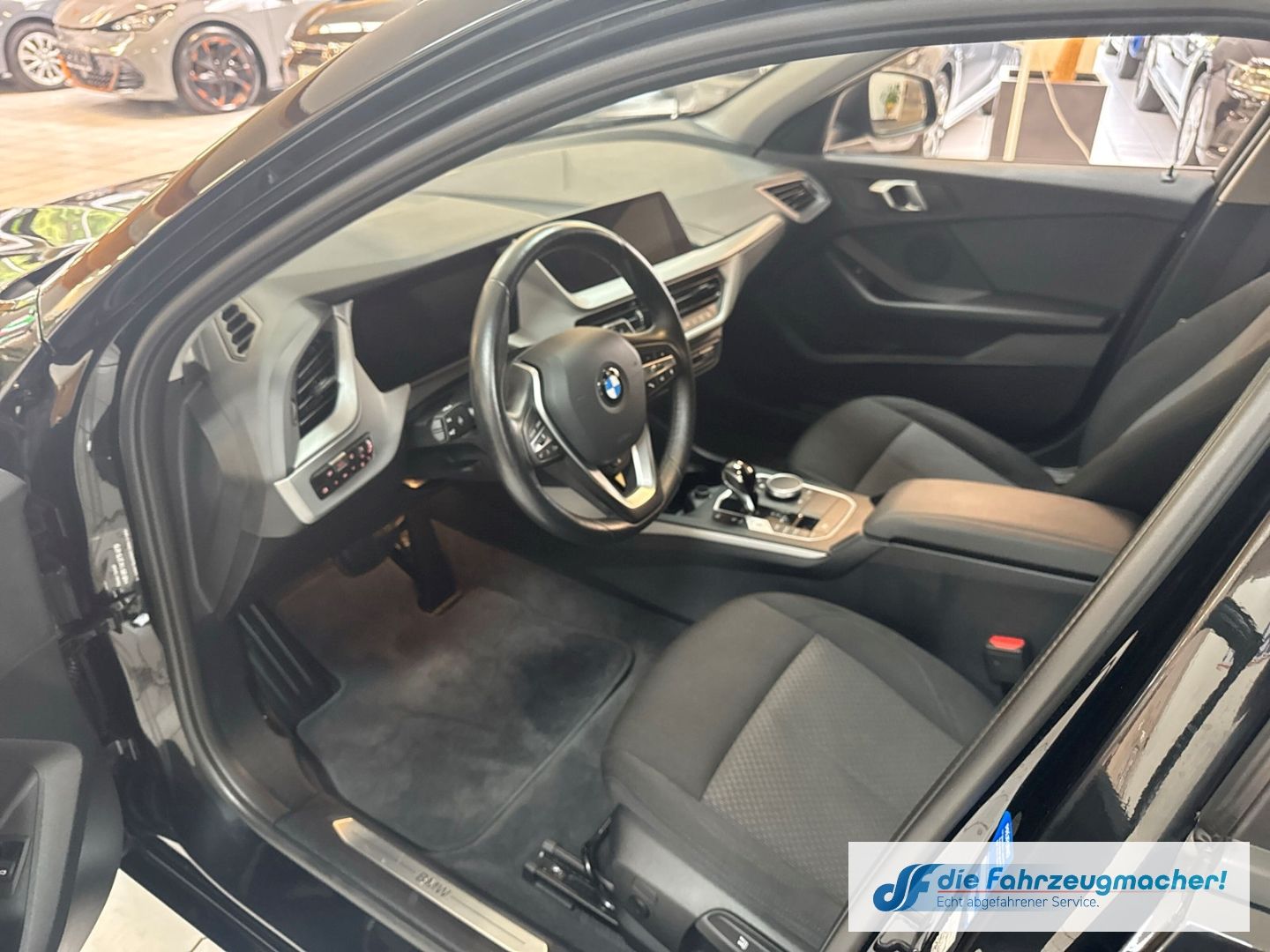 Fahrzeugabbildung BMW 118 d Advantage Navi Digitales Cockpit LED Sperr