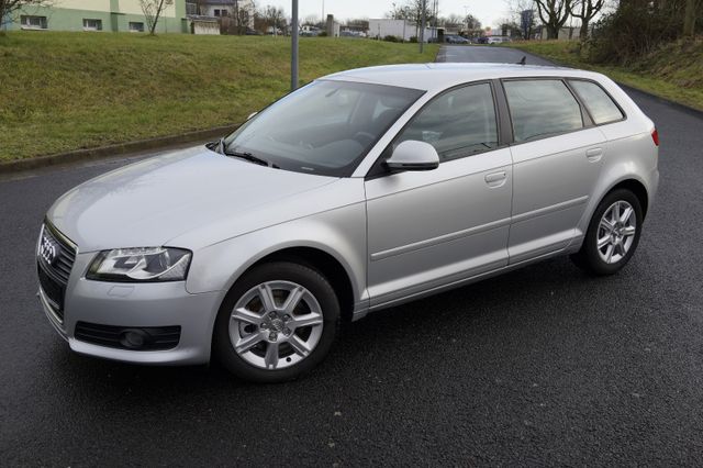 Audi A3 Sportback 2.0 TDI Ambiente quattro*Xenon*Tem*