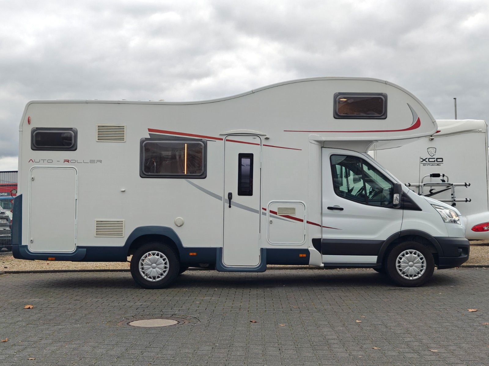 Fahrzeugabbildung Roller Team Kronos 275 - SAT, TV, Solar, 6 Sitz/Schlafplätze