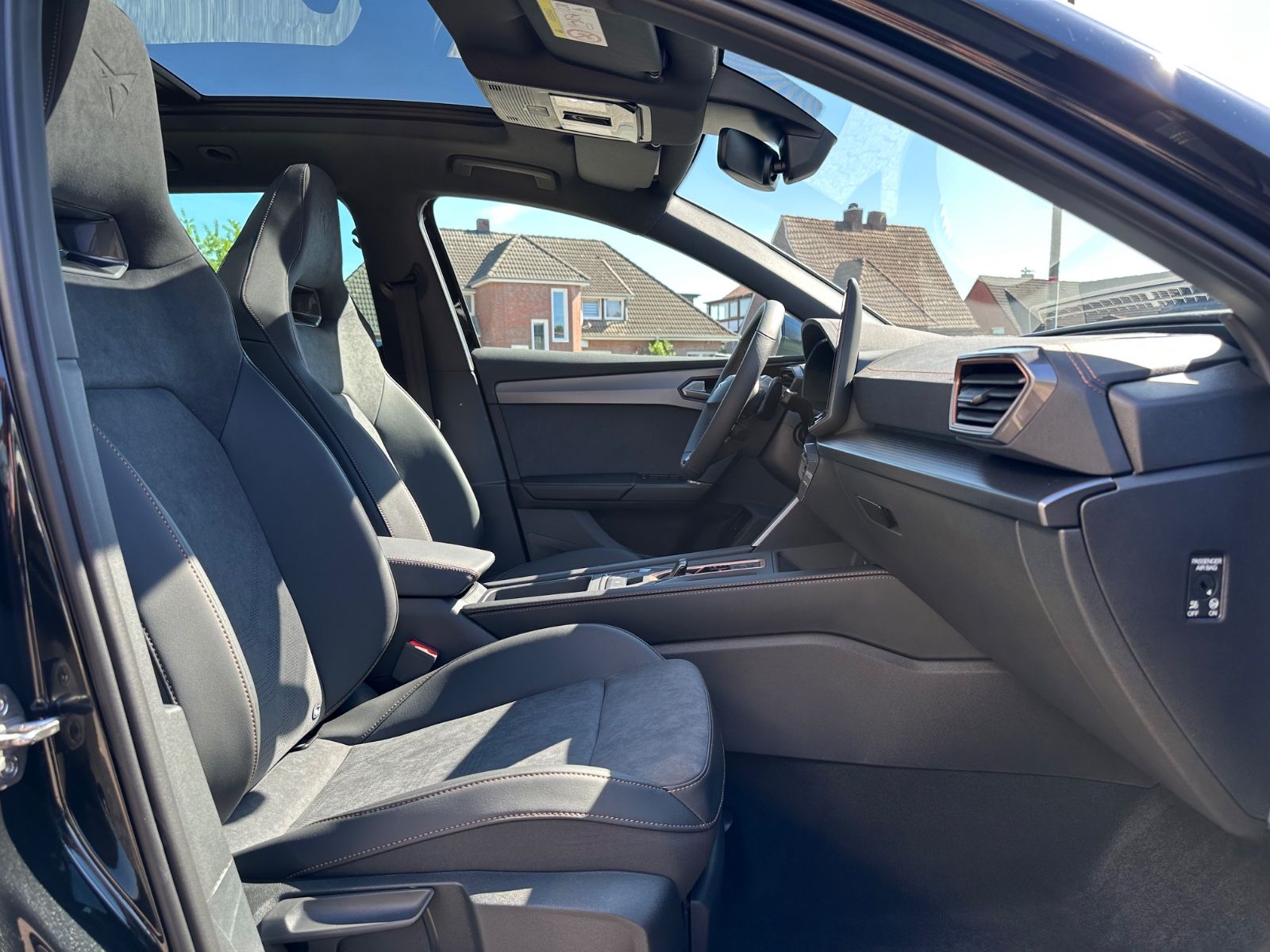 Fahrzeugabbildung CUPRA Leon ST 2.0 TSI 4Drive VZ Pano/AHK/Navi/ACC