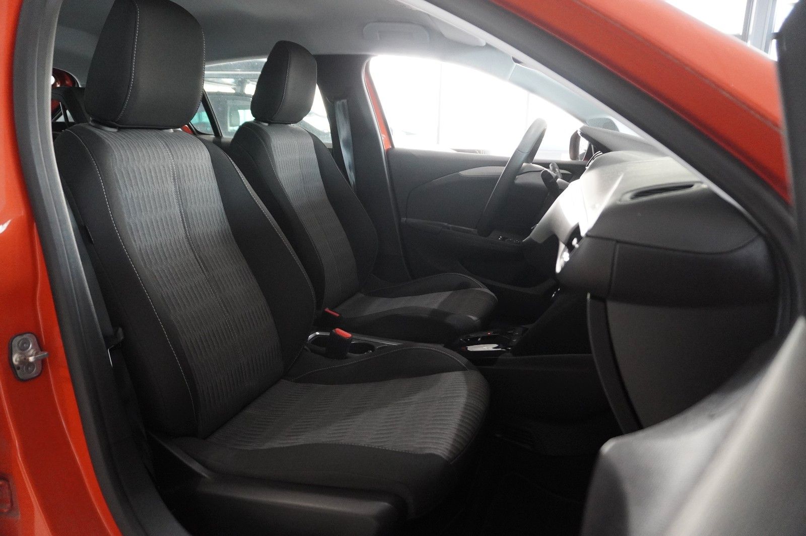 Fahrzeugabbildung Opel Corsa-e F EDITION 7KW NAVI/VIRT/TEMP/DAB/WÄRMEP.