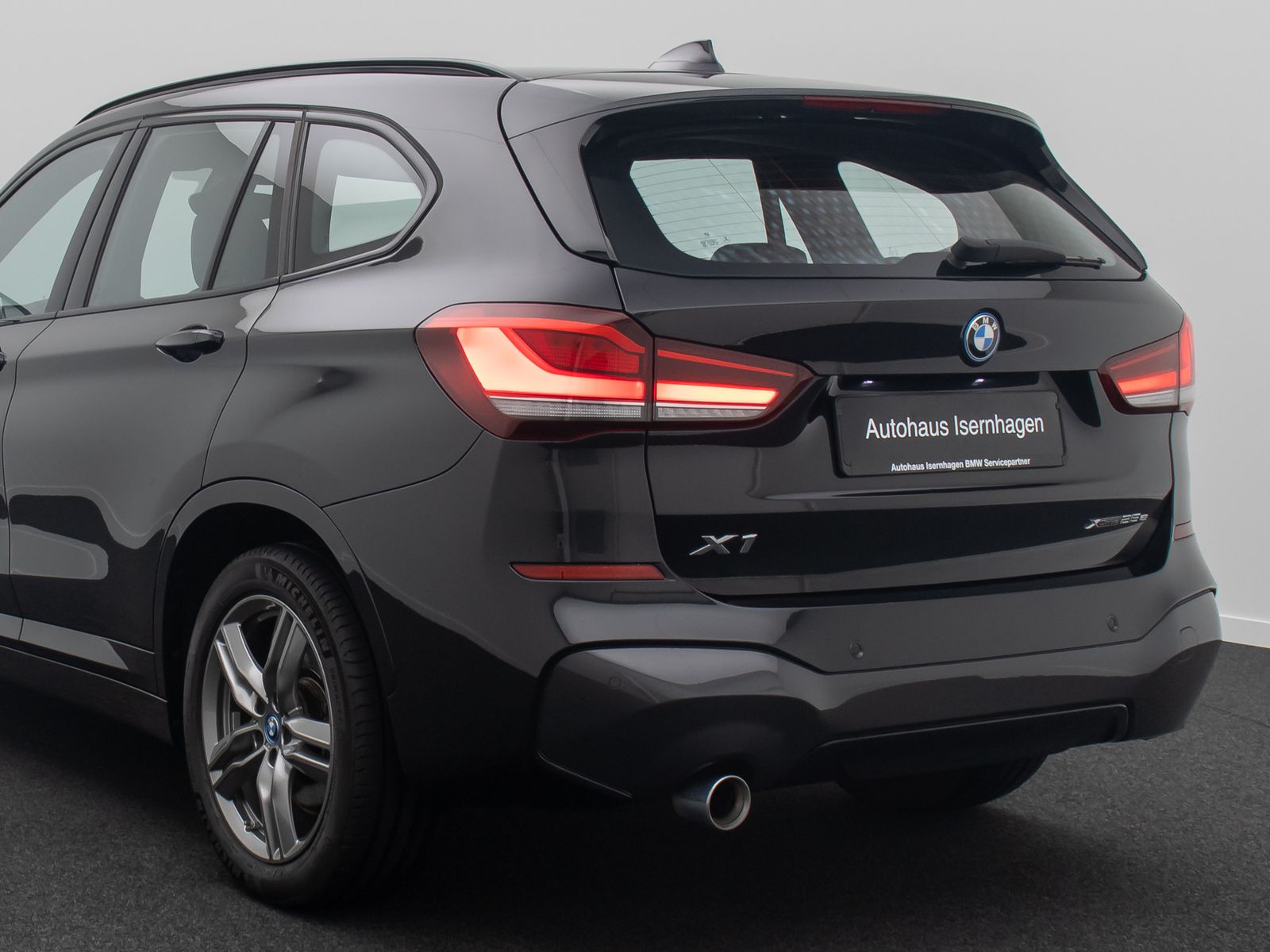 Fahrzeugabbildung BMW X1 xD25e M Sport Navi LED DAB GeschwindigReg 18"