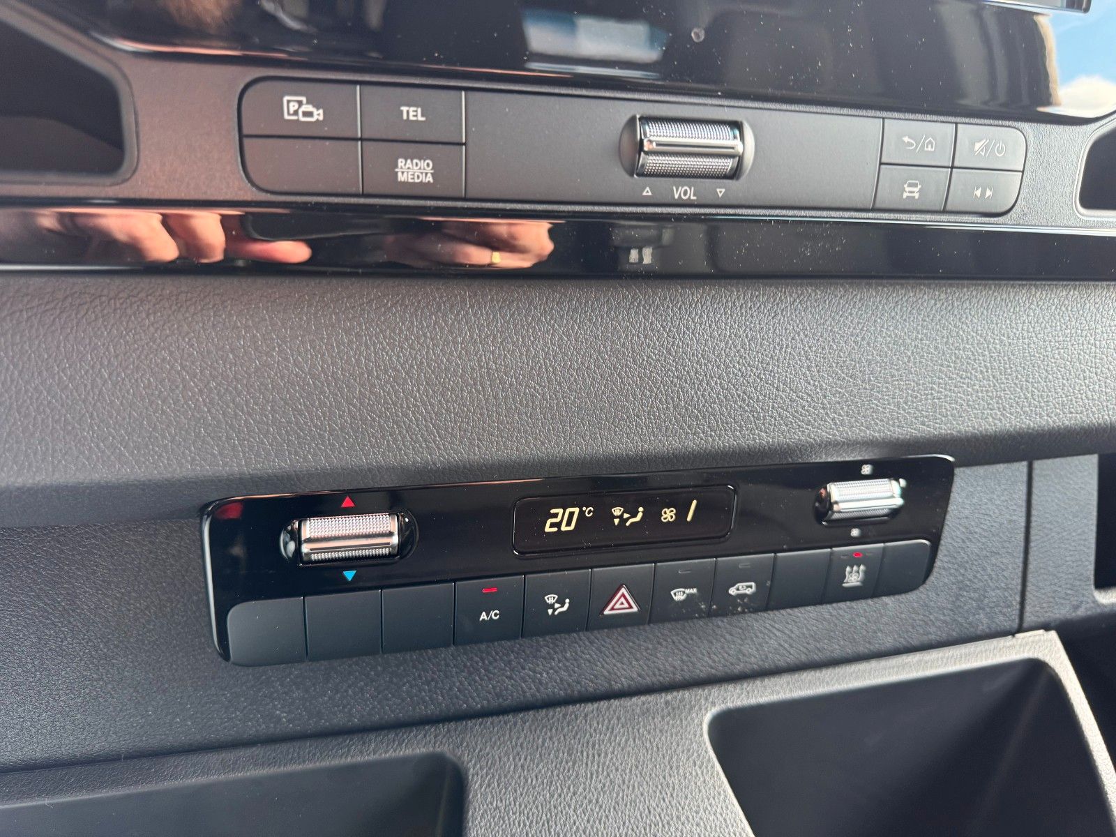 Fahrzeugabbildung Mercedes-Benz Sprinter 317 CDI 3665 9G Klima Stdheiz AHK3,5to