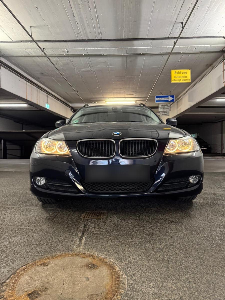 BMW 318 2009 — photo 5