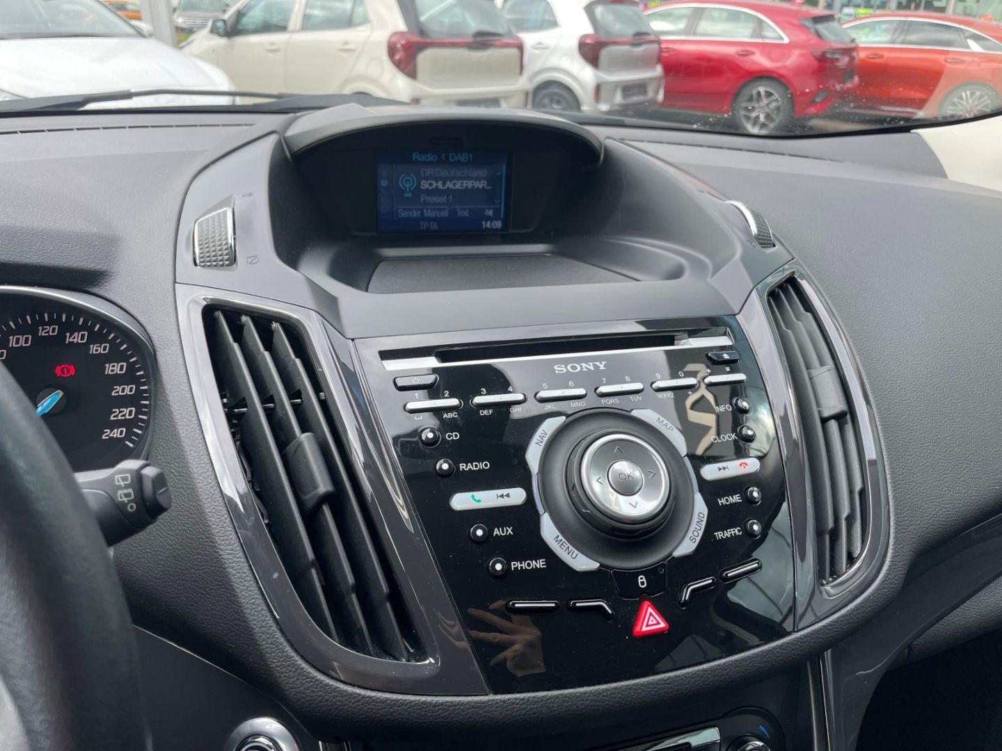 Fahrzeugabbildung Ford Kuga Titanium Klima PDC Navi SHZ heizbWSS Kamera