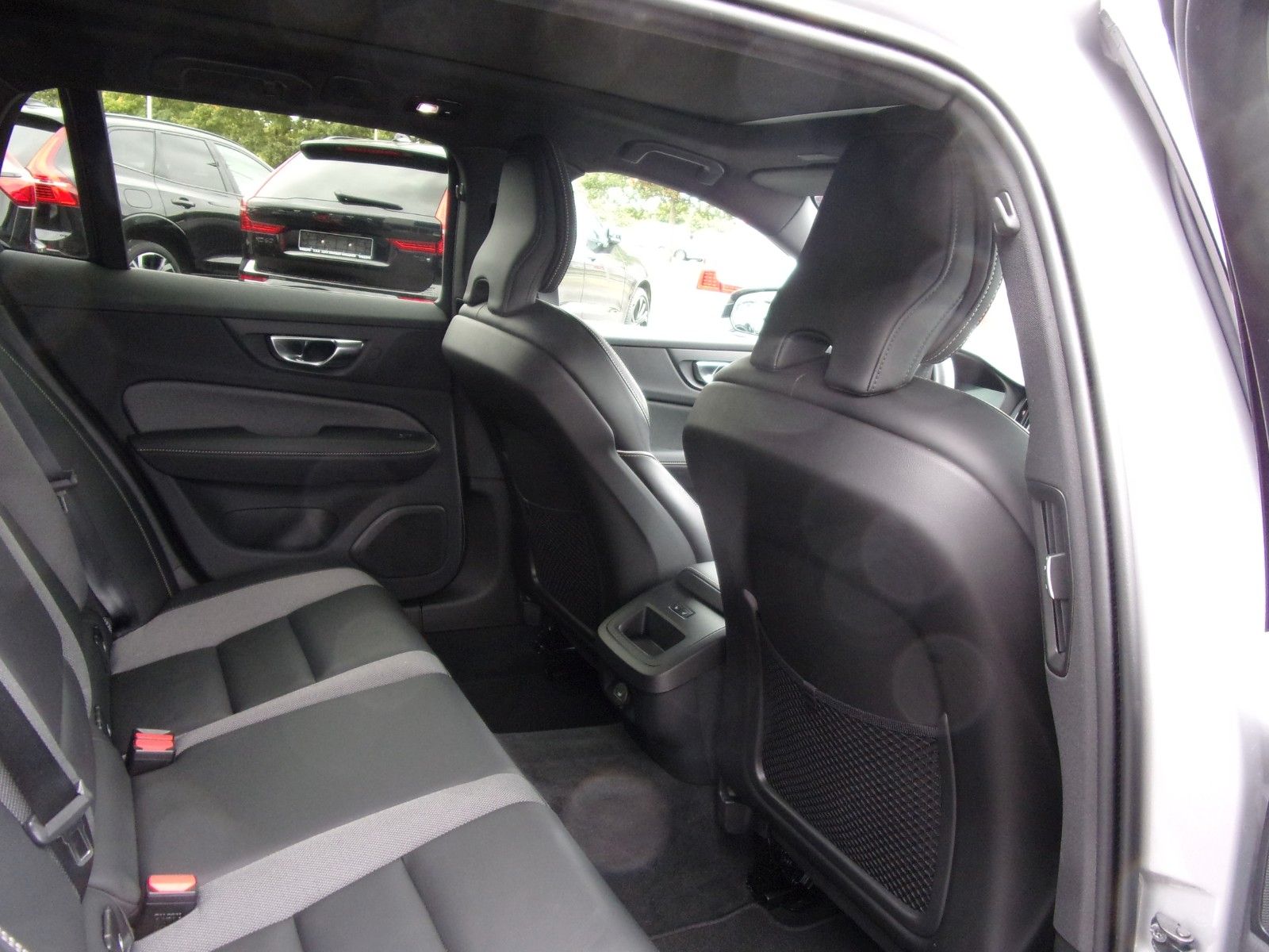 Volvo V60 B4 Kombi Plus Dark foto 10