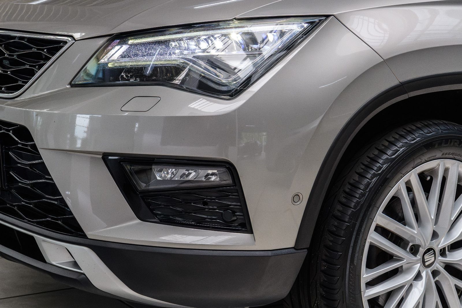 Fahrzeugabbildung SEAT Ateca Xcellence 4Drive +DSG+ Navi + AHK + Kamera