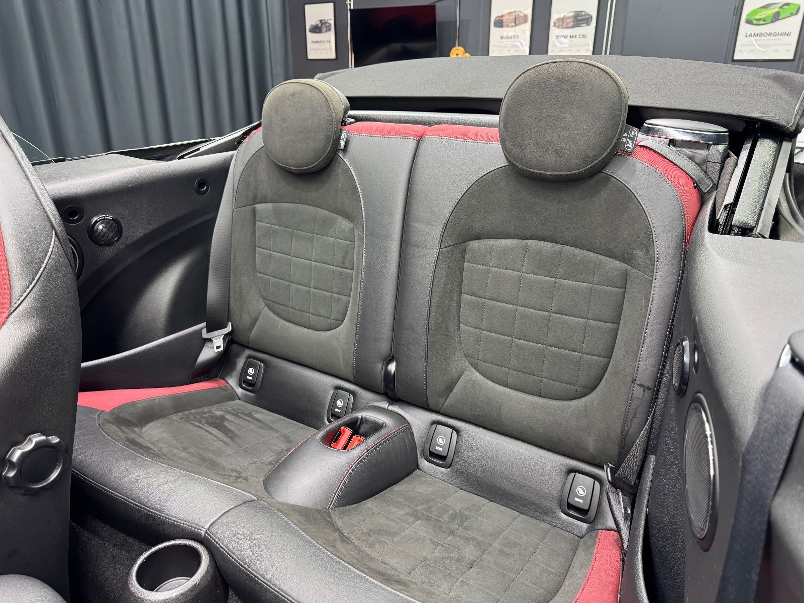 Fahrzeugabbildung MINI Cooper S Cabrio|JCW-PAKET|HARMAN/KARDON|VOLL