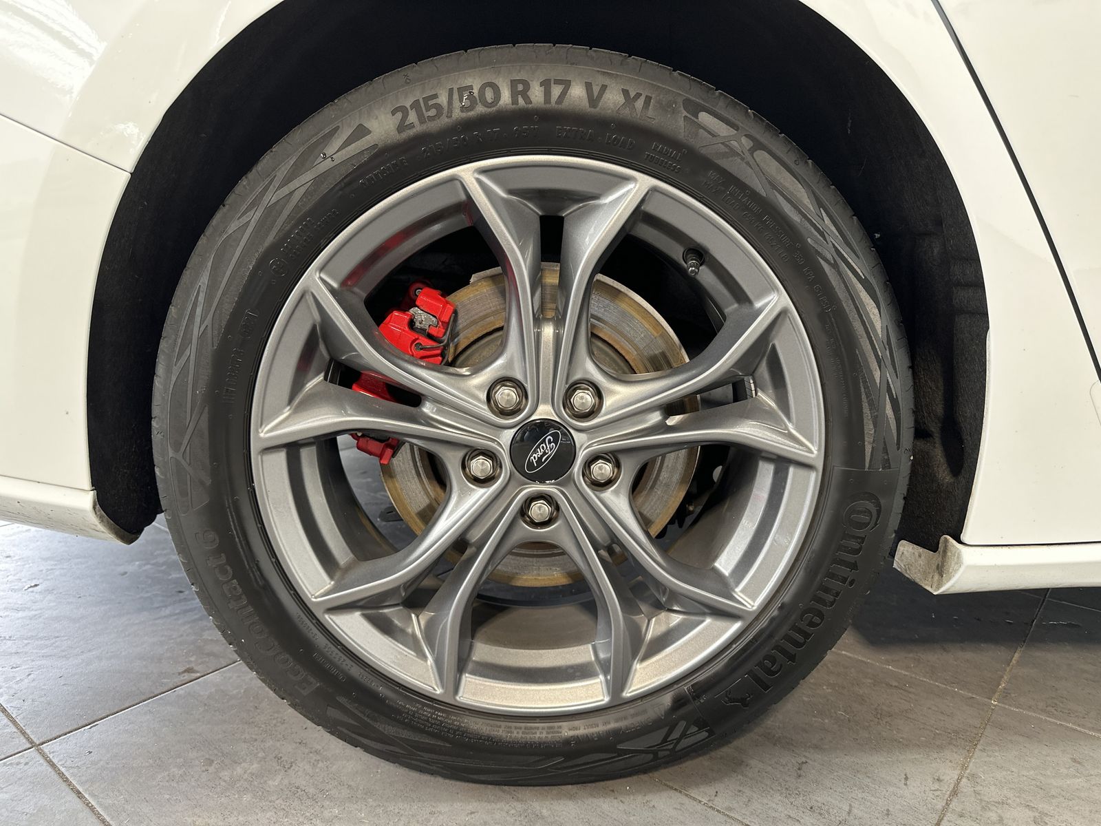 Fahrzeugabbildung Ford Focus Turnier 2.0 EB ST-Line X NAV+LED+PANO+KAM