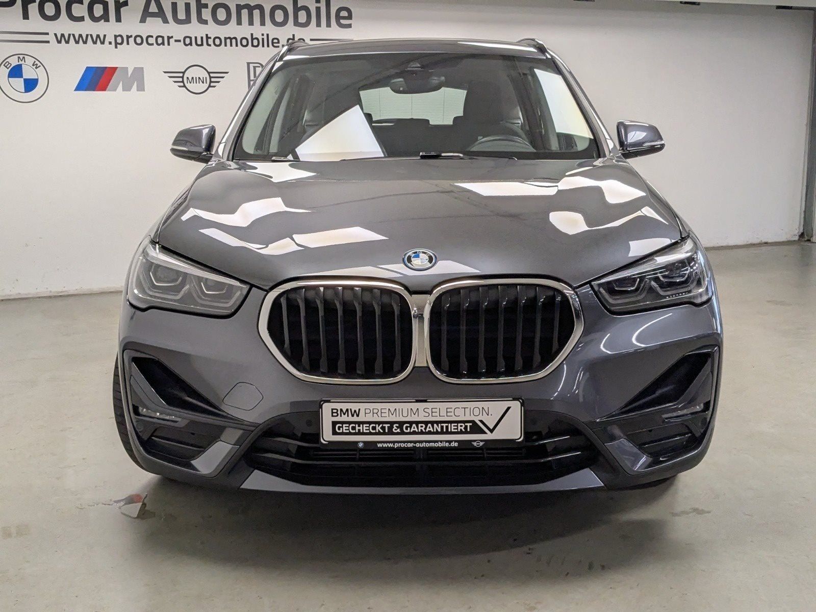 BMW X1 xDrive25e Sport Line RFK NAVI LED DAB DA PA P imagem 3