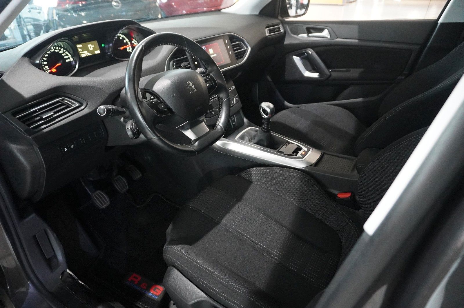 Fahrzeugabbildung Peugeot 308 SW 1.2T ALLURE NAVI/LED/KAMERA/SHZ/SPORT/AHK