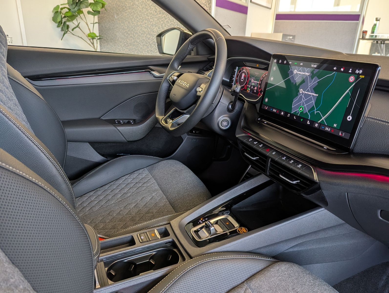 SKODA Octavia 2.0 TDI Sportline Matix Canton AHK 5J-Ga - Image 11