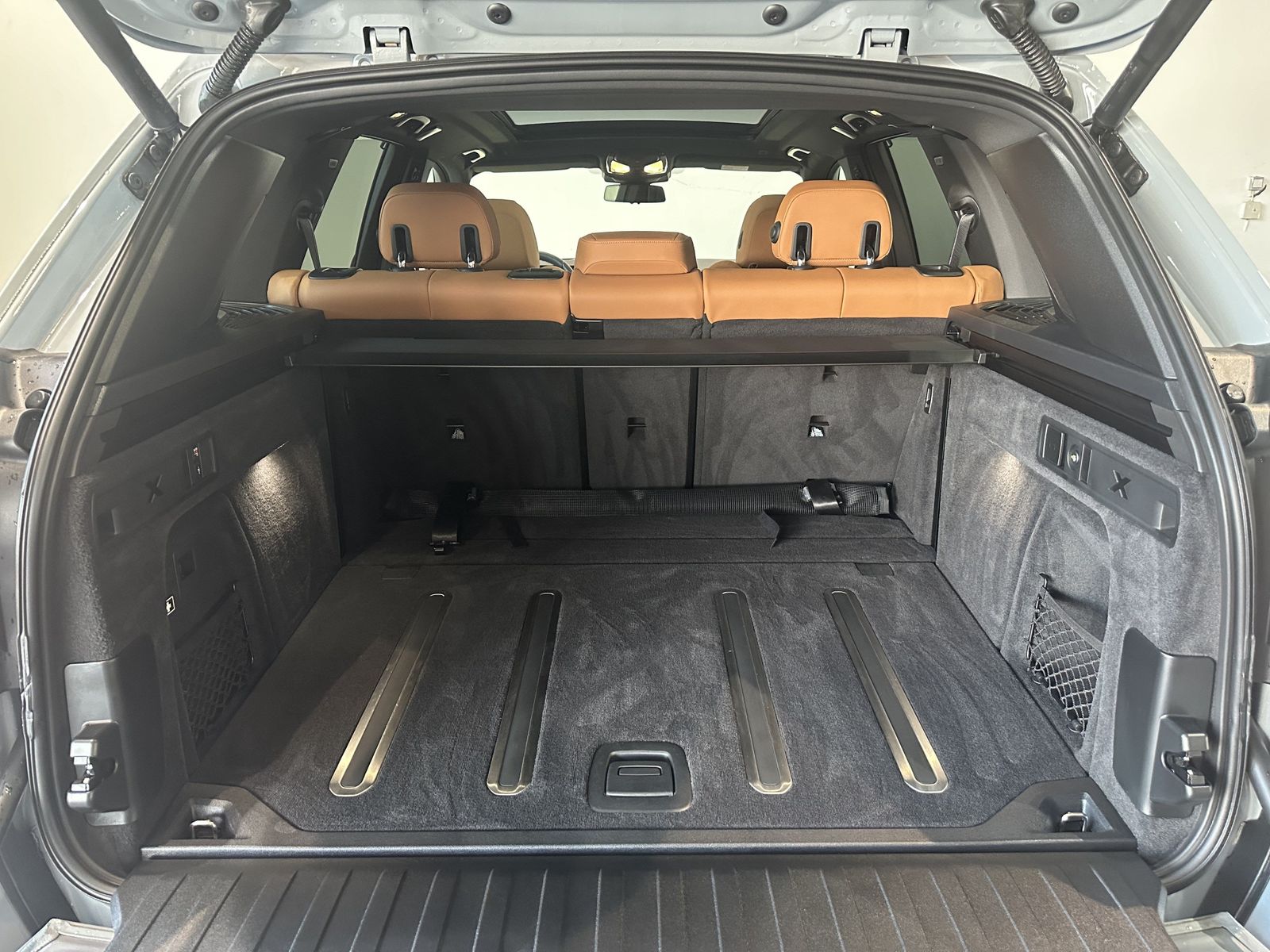 Fahrzeugabbildung BMW X5 xDrive40i M Sportpaket Pro Glasdach Standheiz