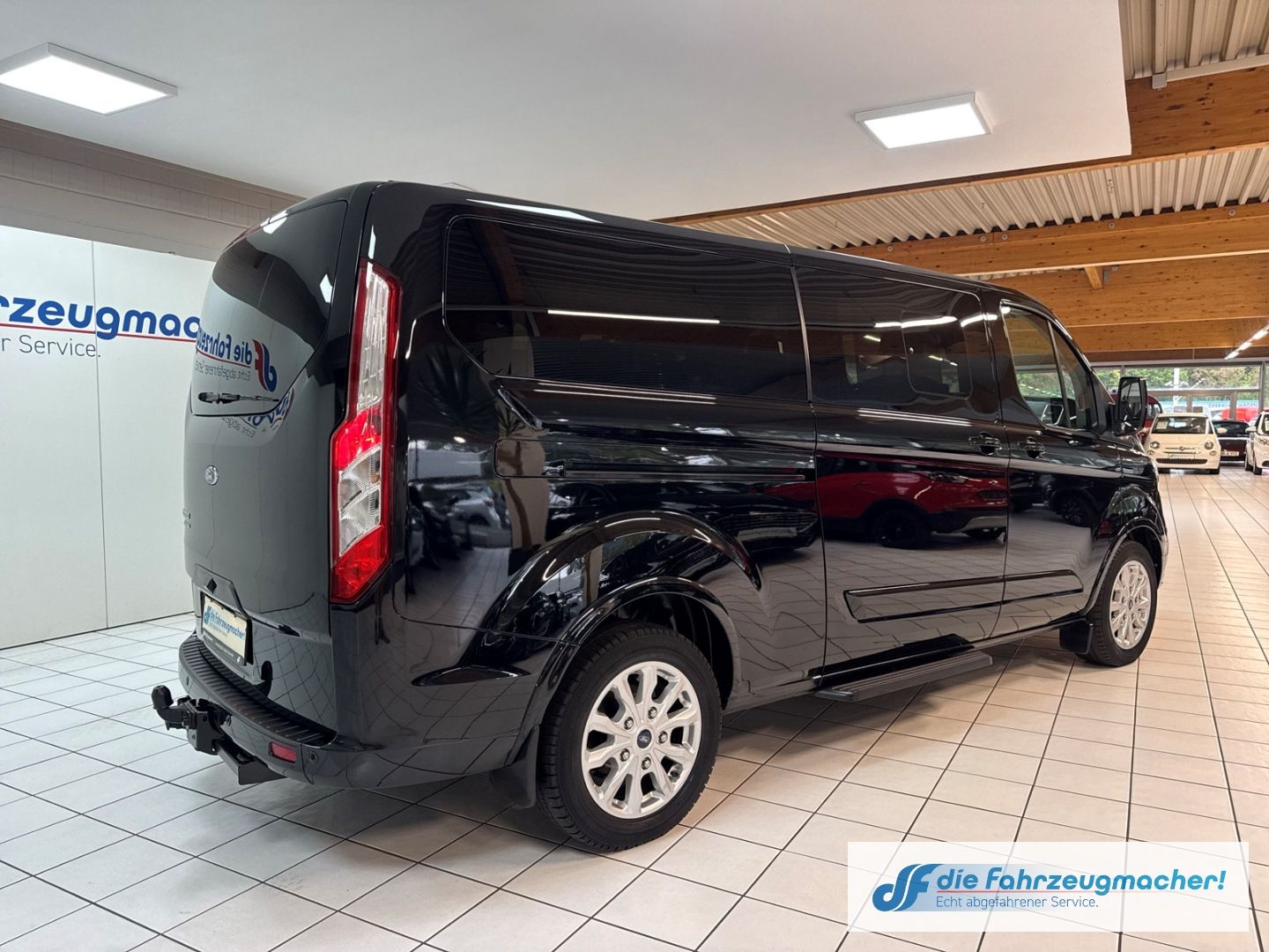 Fahrzeugabbildung Ford Tourneo Custom 320 L2 Titanium X 2.0 TDCi  AHK N