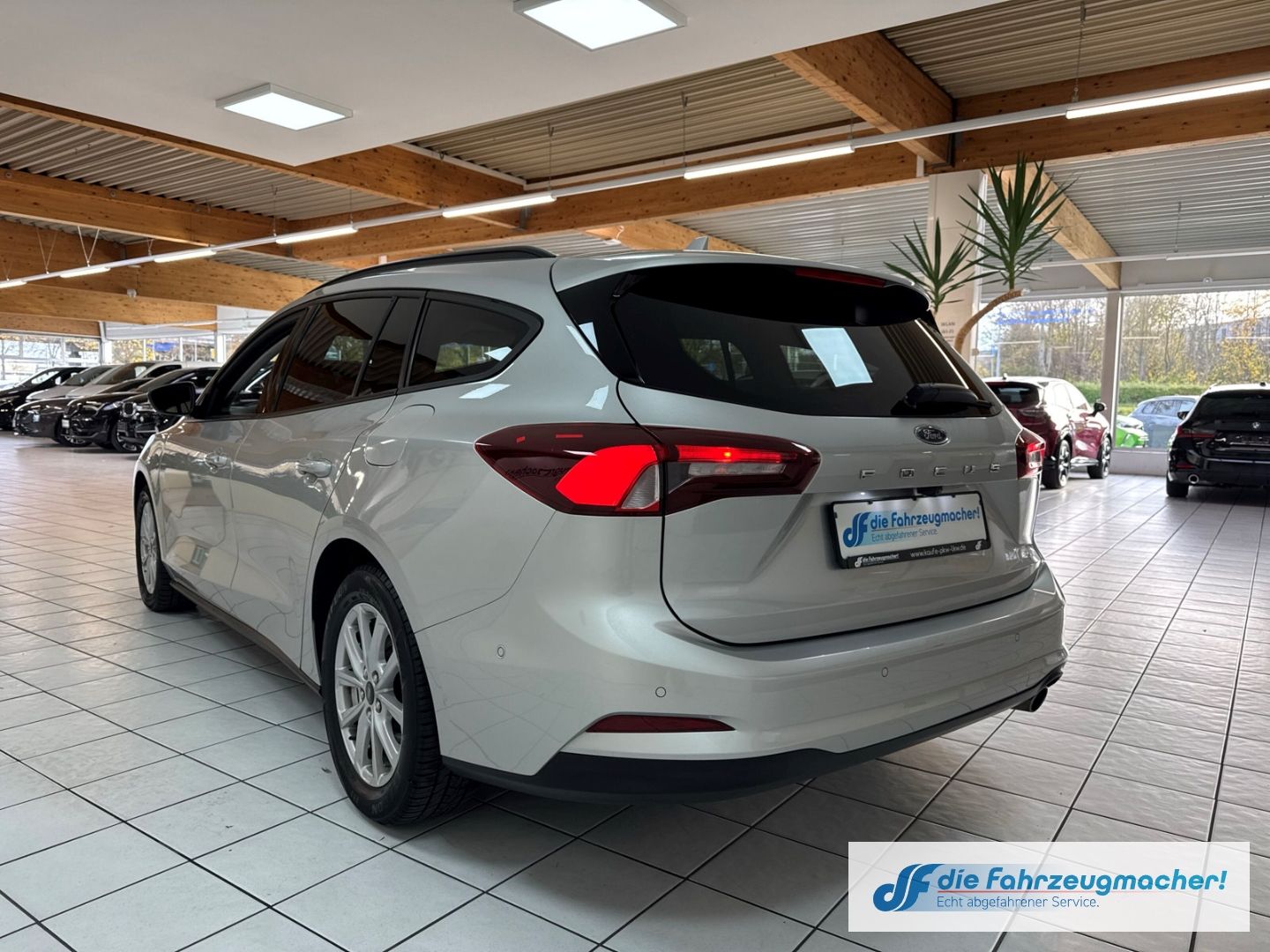 Fahrzeugabbildung Ford Focus Turnier Cool & Connect Navi LED Apple CarP