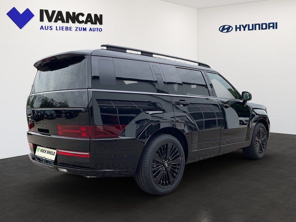 Fahrzeugabbildung Hyundai SANTA FE Plug-in 5-Sitzer AWD Blackline, Digital