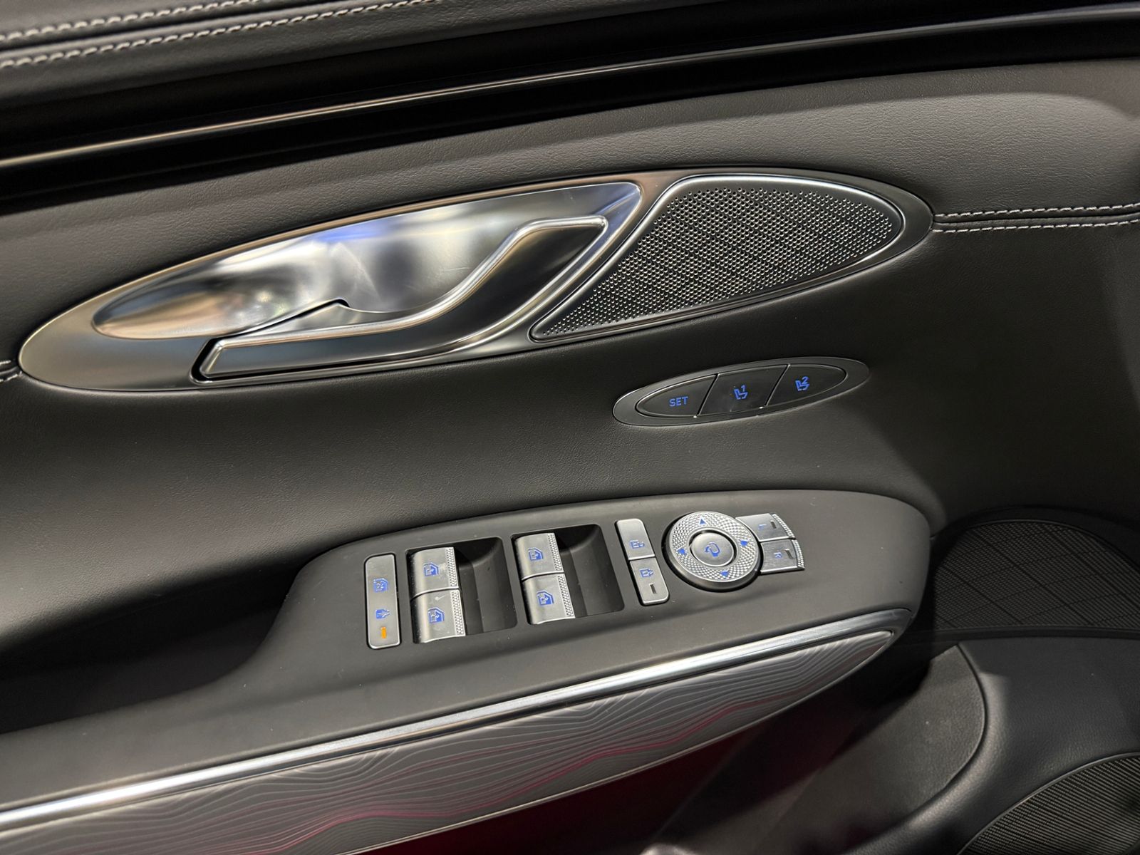 Fahrzeugabbildung Genesis GV70 Luxury 4WD PANO 360° HUD LED