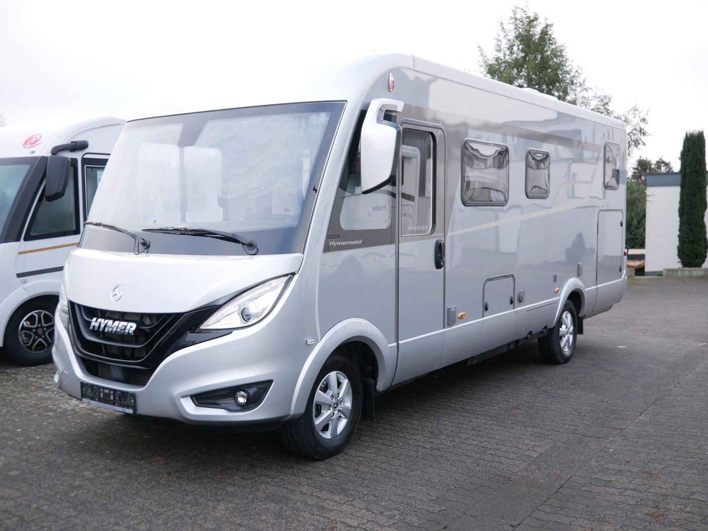 Fahrzeugabbildung HYMER / ERIBA / HYMERCAR BMC I 680 1.Hand Autom. Kamera Markise NAVI ALU
