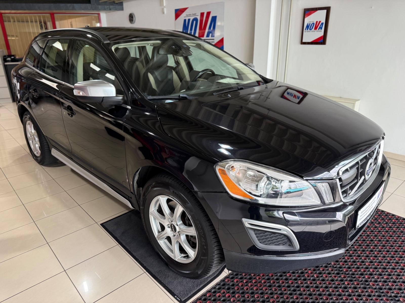 Volvo XC60 DRIVe R Design*2.HAND*S-HEFT*LEDER*AHK*VOLL