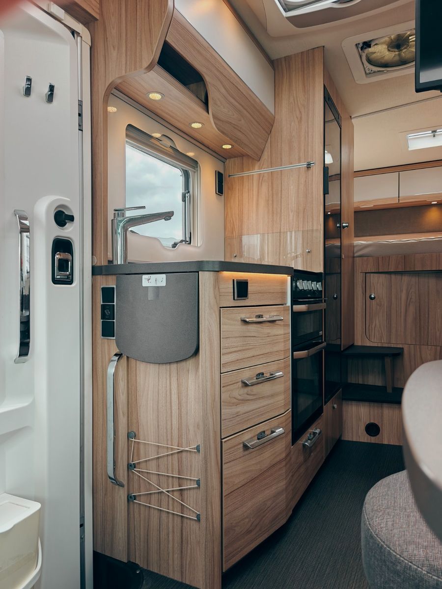Fahrzeugabbildung HYMER / ERIBA / HYMERCAR ML - T 560 4x4 ALLRAD - AUS 1. HAND!