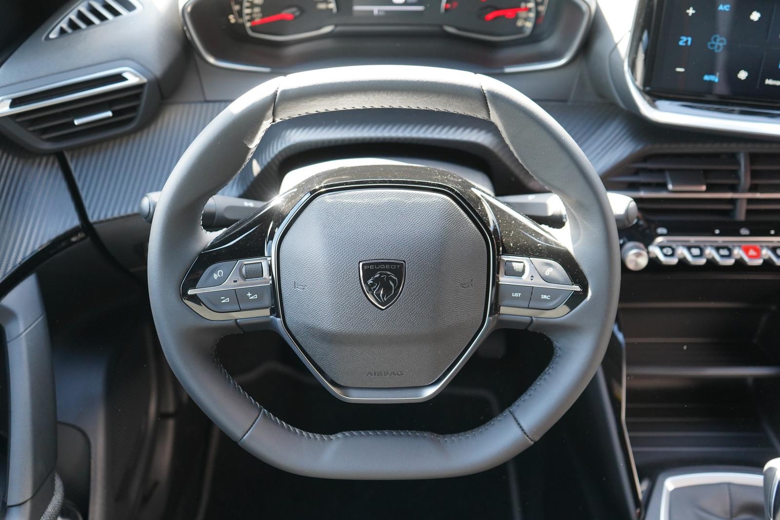 Peugeot 2008 1.2 PureTech LED Navi Kamera