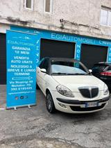 Lancia Ypsilon 1.2 Momo Design - Lancia Ypsilon: Momo