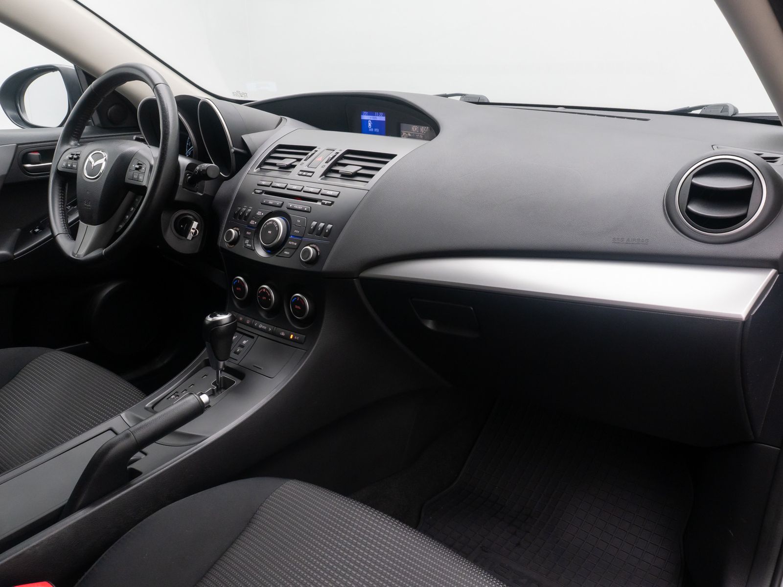 Fahrzeugabbildung Mazda 3 2.0 Edition HiFi GeschwindigReg PDC Totwinkel
