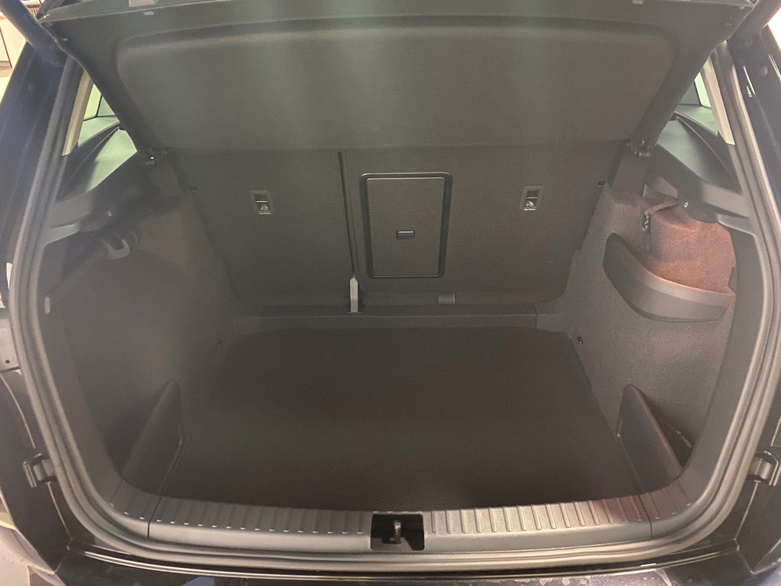 Fahrzeugabbildung SKODA Karoq 1.5 TSI DSG+Garantie 2030 oder 100tKM+NAVI