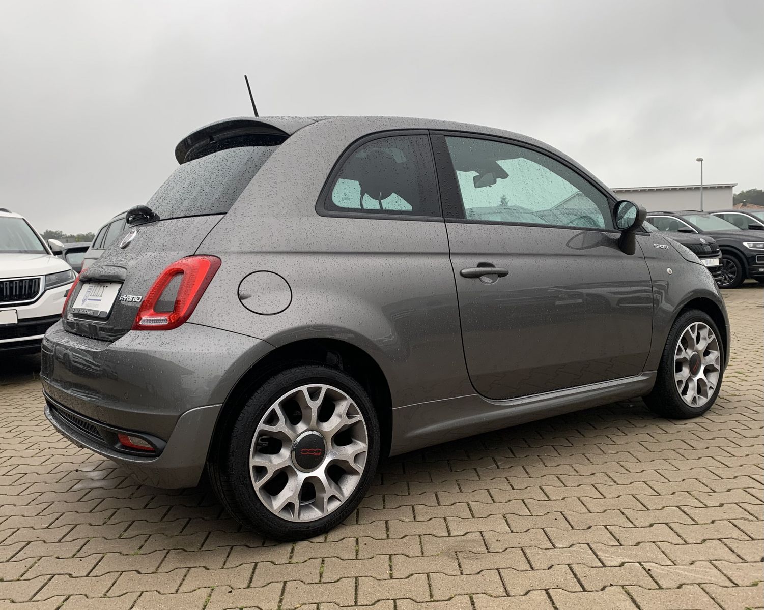 Fahrzeugabbildung Fiat 500 1.0 Sport*Carplay*Xenon*Temp*Klima*Navi*