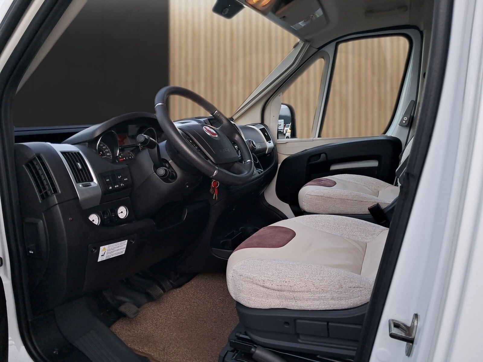 Fahrzeugabbildung Mooveo Tei 74 EBH Markise,Sat,TV,Hubbett,RK