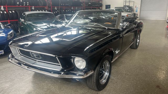 Ford 68er Mustang Cabrio V8 triple black