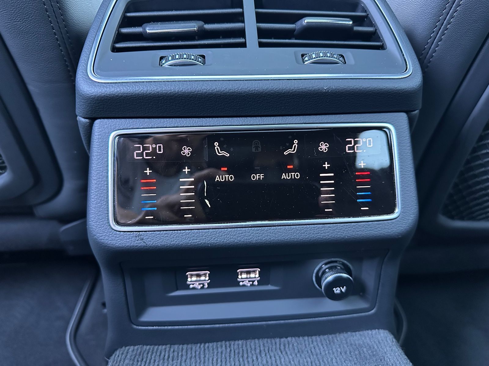 Fahrzeugabbildung Audi A6 Avant 3.0 TDI Qu S-Line NAV+LED+PANO+KAM+ACC